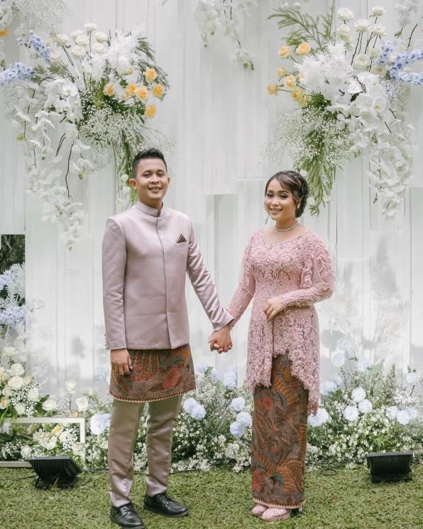 Pesona Syifa adik Ayu Ting Ting di acara lamaran. (Instagram/syifaasyifaaa)