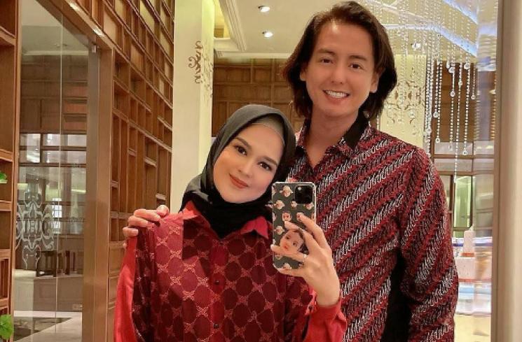 Artis Menikah Walau Sempat Tak Direstui (Instagram/@cutratumeyriska)