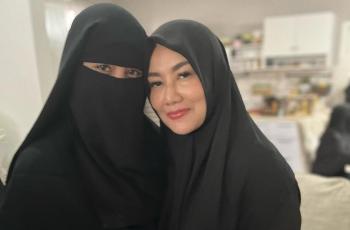 Reza Artamevia ke Pengajian Umi Pipik, Penampilannya Manglingi: Tertutup Banget!