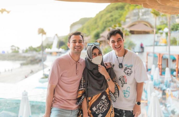 Potret keluarga Raffi Ahmad liburan di Bali (Instagram/@raffinagita1717)