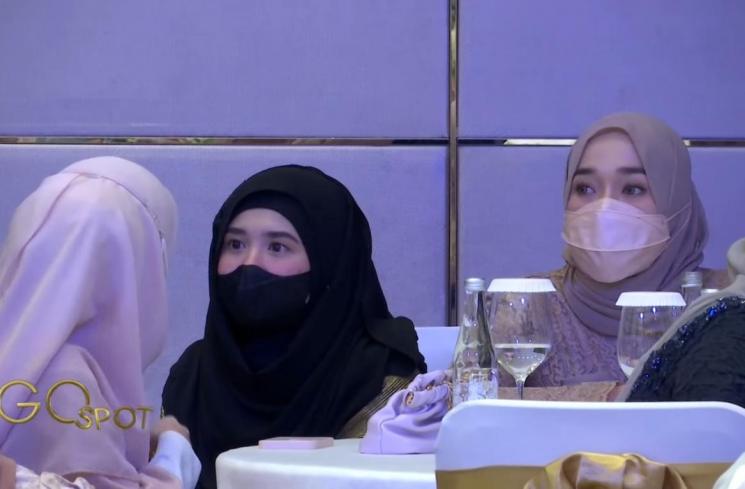 Potret kedekatan Larissa Chou dan Ririe Fairus (YouTube/STARPRO Indonesia)
