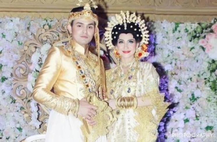Artis Menikah Pakai Adat Bugis (Kapanlagi)