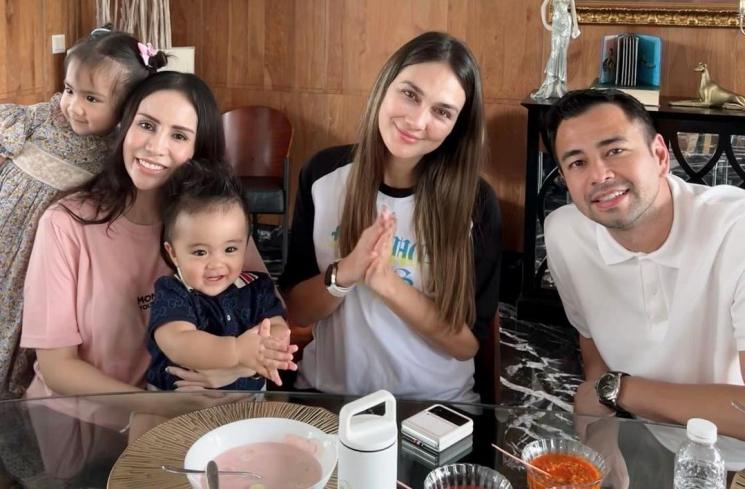 Momo Geisha bersama Raffi Ahmad dan Luna Maya. (Instagram/therealmomogeisha)
