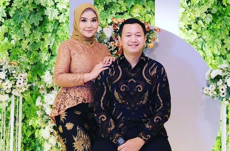 Potret lamaran Rosa Meldianti dengan pacar pilot. (Instagram/@rosameldianti29)
