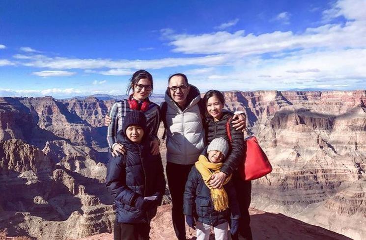 Keluarga Bunga Zainal dan Sukhdev Singh. (Instagram/@bungazainal05)