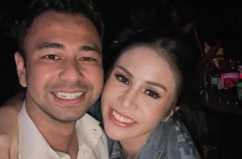 Main ke Rumah Mewah Momo eks Geisha, Momen Kocak Raffi Ahmad Buka Sepatu