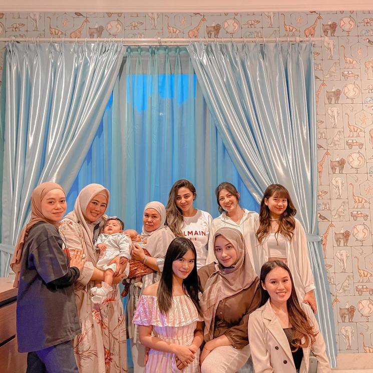 Baby Leslar dan Baby Guzel Pemotretan Bareng. (Instagram)