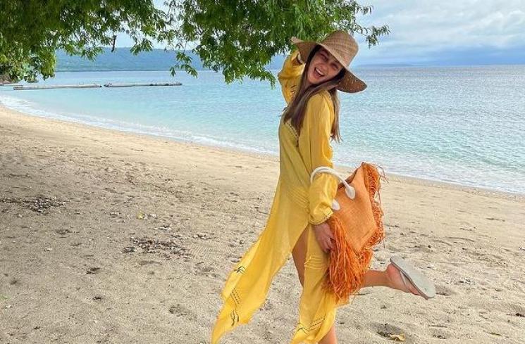 Adu Gaya Luna Maya dan Sophia Latjuba. (Instagram/lunamaya)