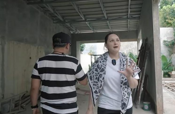 Rumah Baru Mona Ratuliu. (YouTube/MIC-MONA INDRA CHANNEL)
