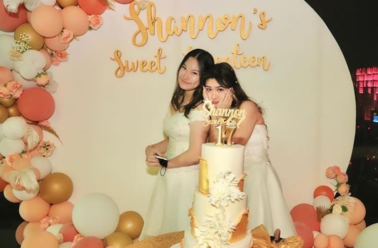 Shannon Wong dan adik, Sharon Wong. (Instagram/@sharnwong)