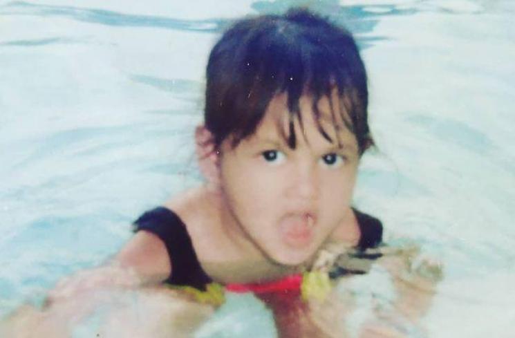 Potret Masa Kecil Cut Meyriska. (Instagram/ir.suryadi_ak)