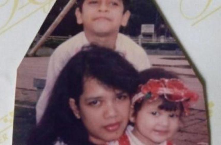 Potret Masa Kecil Cut Meyriska. (Instagram/ir.suryadi_ak)