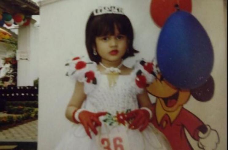 Potret Masa Kecil Cut Meyriska. (Instagram/ir.suryadi_ak)