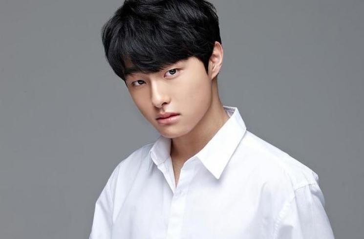 Potret Yoon Chan Young 