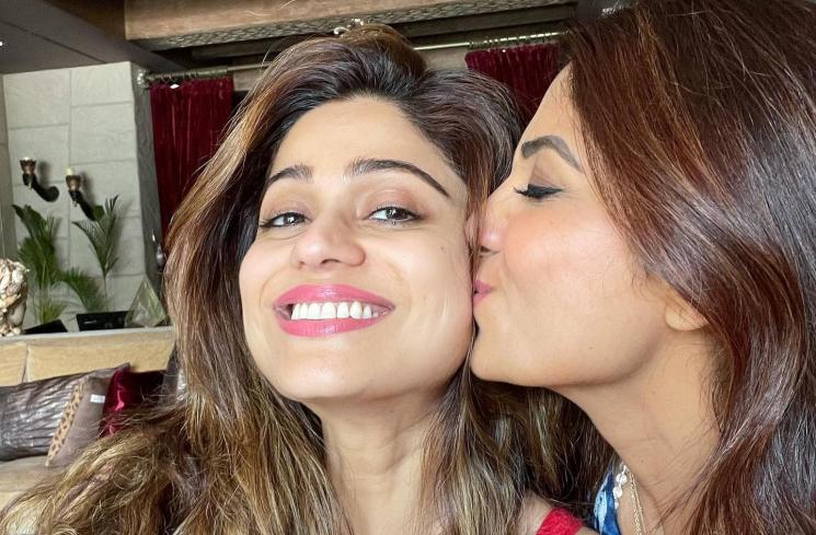 Pesona Shamita Shetty (Instagram/@theshilpashetty)