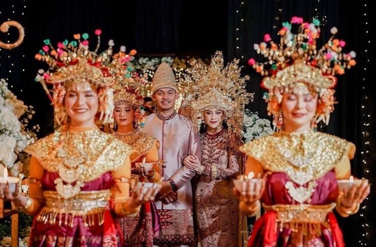 Profil Aghnia Punjabi (instagram/@emyaghnia)