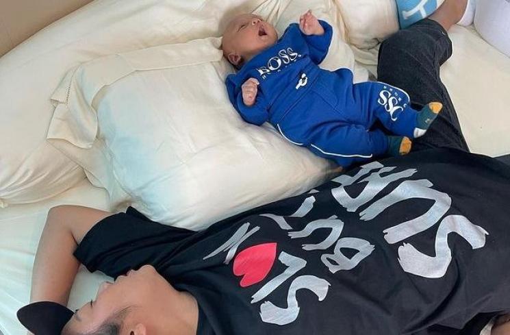 Momen Soimah Momong Rayyanza dan Baby L. (Instagram/showimah)