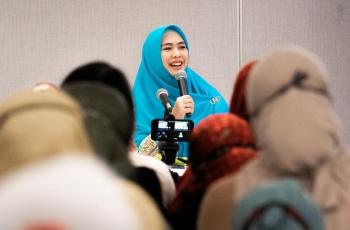 10 Potret Oki Setiana Dewi, Pendakwah yang Video Ceramahnya soal KDRT Viral di Tik Tok