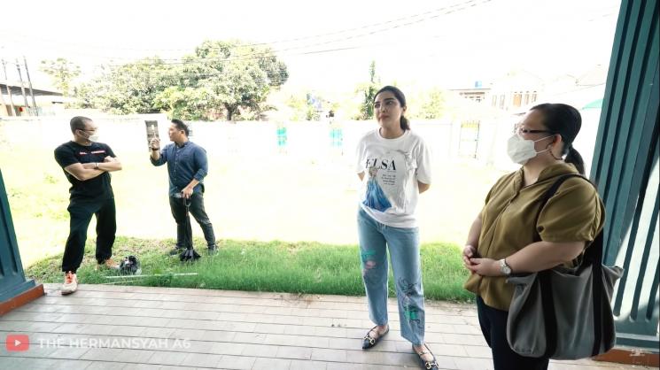 Potret Calon Pabrik Ashanty dan Anang Hermansyah (YouTube/The Hermansyah A6)