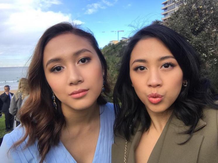 Potret Sibling Goals Sherina dan Mayzura Munaf. (Instagram/mayzurstla)