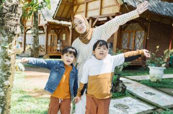 10 Momen Ririe Fairus Momong Anak Setelah Tolak Poligami dan Ditinggal Ayus Sabyan
