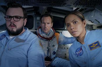 7 Fakta Film Moonfall, Terinspirasi dari Teori Hollow Moon