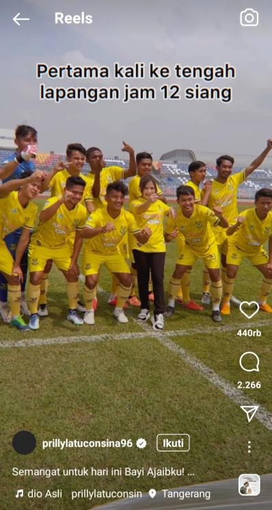  Potret Prilly Latuconsina Bareng Klub Bola Miliknya. (Instagram/prillylatuconsina96)