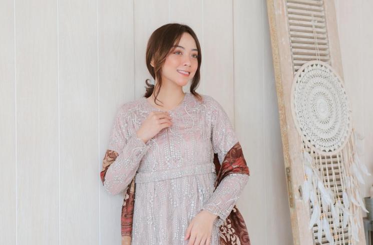 Adu Gaya Azalia Bianda Avissa vs Mahalini (instagram/@azaliabiandaavissa/@mahaliniraharja)