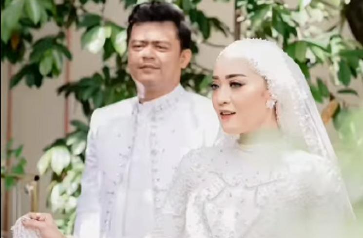 Inna Kamarie resmi menikah dengan Bonie Ario. (Instagram/idola_innakamarie)