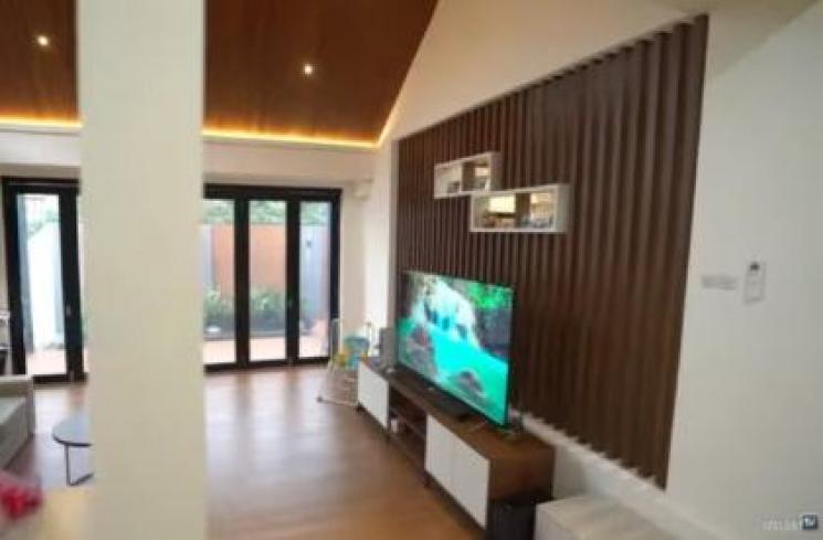  Potret Rumah Baru Surya Insomnia. (YouTube/ Andre Taulany TV)