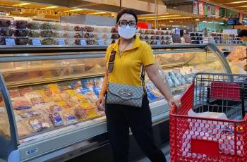 Mayangsari Bergaya Jadi Ibu Rumah Tangga, Body Goals Disorot: Sampai Di-Zoom Fotonya!