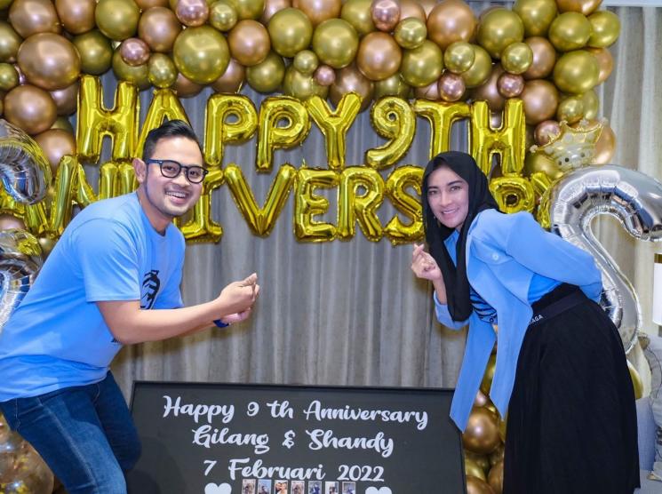 Momen anniversary Shandy Purnamasari dan Gilang Juragan 99. (Instagram/@shandypurnamasari)