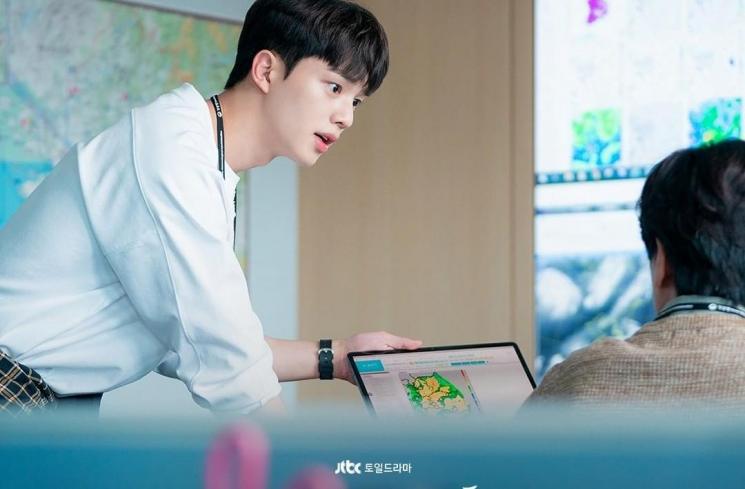 Pesona Song Kang di Forecasting Love and Weather (Instagram/@jtbcdrama)