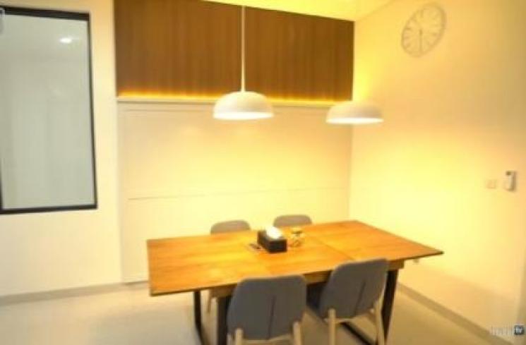  Potret Rumah Baru Surya Insomnia. (YouTube/ Andre Taulany TV)