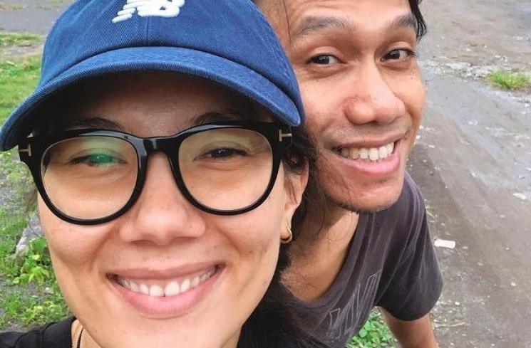 Potret Mesra Eross Chandra dan Sarah Diorita. (Instagram/sarahcandra)
