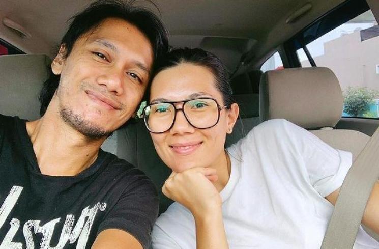 Potret Mesra Eross Chandra dan Sarah Diorita. (Instagram/sarahcandra)