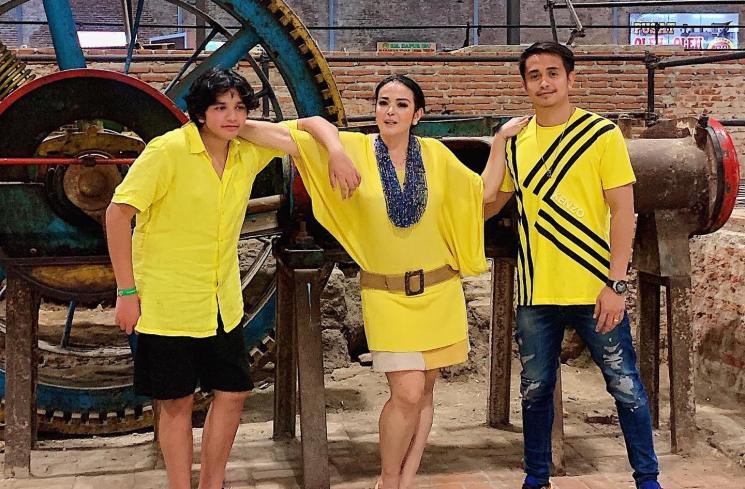 Kemesraan Jennifer Jill dan Ajun Perwira. (Instagram/@ajunperwira)