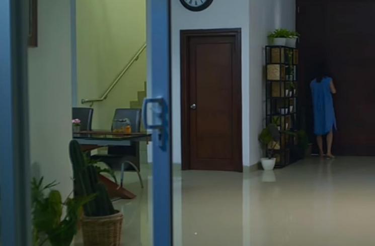 Potret Rumah Reza Rahardian di Layangan Putus.(YouTube/WeTV Indonesia)