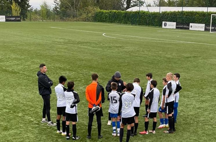 Potret Lionel anak Darius Sinathrya sekolah bola di Prancis (Instagram/@lionel.sinathrya)