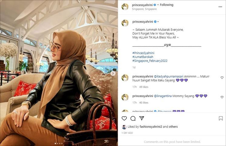 Gaya Syahrini nongkrong di Singapura. (Instagram/@princessyahrini)