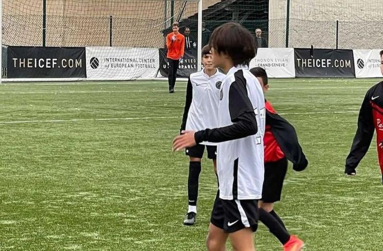 Potret Lionel anak Darius Sinathrya sekolah bola di Prancis (Instagram/@lionel.sinathrya)