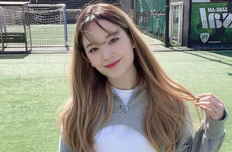 Seleb Korea Anak Tentara (instagram/@fromis_9)