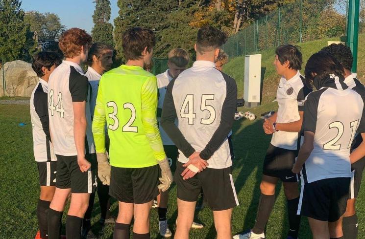 Potret Lionel anak Darius Sinathrya sekolah bola di Prancis (Instagram/@lionel.sinathrya)