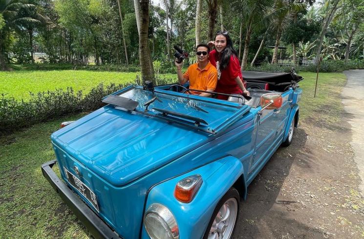 Kemesraan Jennifer Jill dan Ajun Perwira. (Instagram/@ajunperwira)