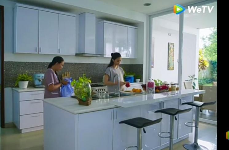 Potret Rumah Reza Rahardian di Layangan Putus.(YouTube/WeTV Indonesia)