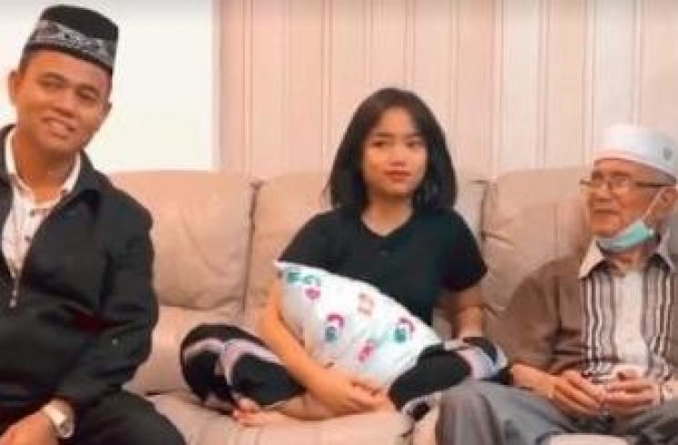 Potret Fuji dan Kakek (instagram/@fuji_an)