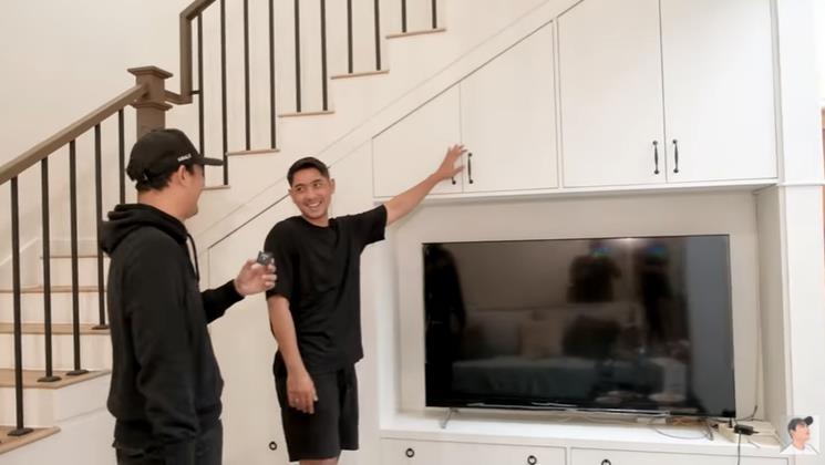 Rumah baru Arya Saloka. (YouTube/Sing Kye)
