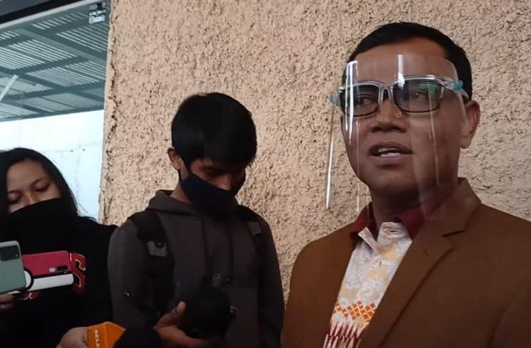 Haji Faisal, ayah Bibi Ardiansyah ditemui di kawasan Mampang, Jakarta Selatan pada Senin (14/2/2022). (MataMata.com/Rena Pangesti)