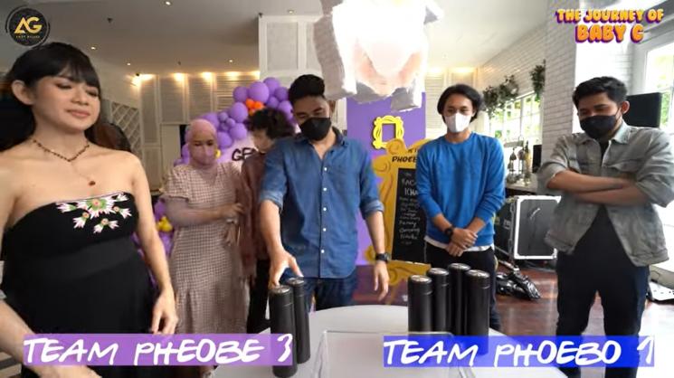 Gilang Dirga dan Adiezty Fersa gelar acara gender reveal anak. (YouTube/ADIEZ GILANG)