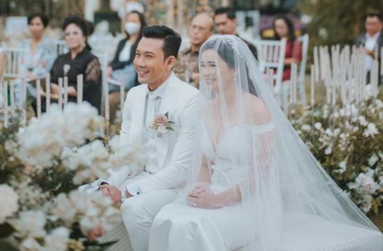 Pernikahan artis yang tak dihadiri orang tua (Instagram/@sumargodenny)
